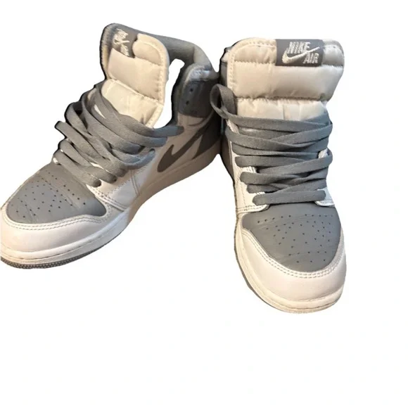YOUTH Nike Jordan 1's gray/white retro high OG stealth. SIZE 4 -**NO BOX - Picture 3 of 16